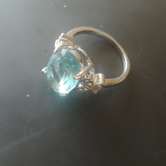 Silver ring - Picture 2 of 8